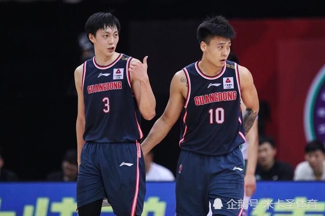 为了规避与外婆一家有什么直接接触，叶辰本身是不想来看这场演唱会的。